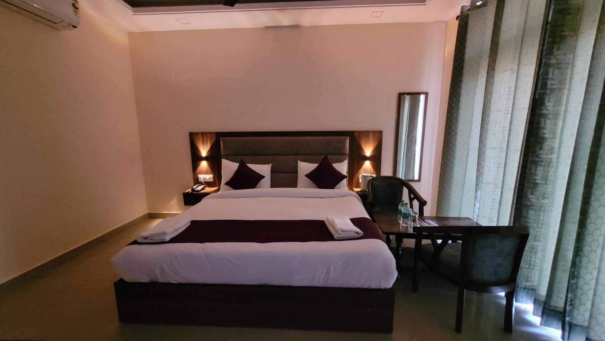 Hotel Keshav Nandan By The Shivaay ริชิเคช ภายนอก รูปภาพ