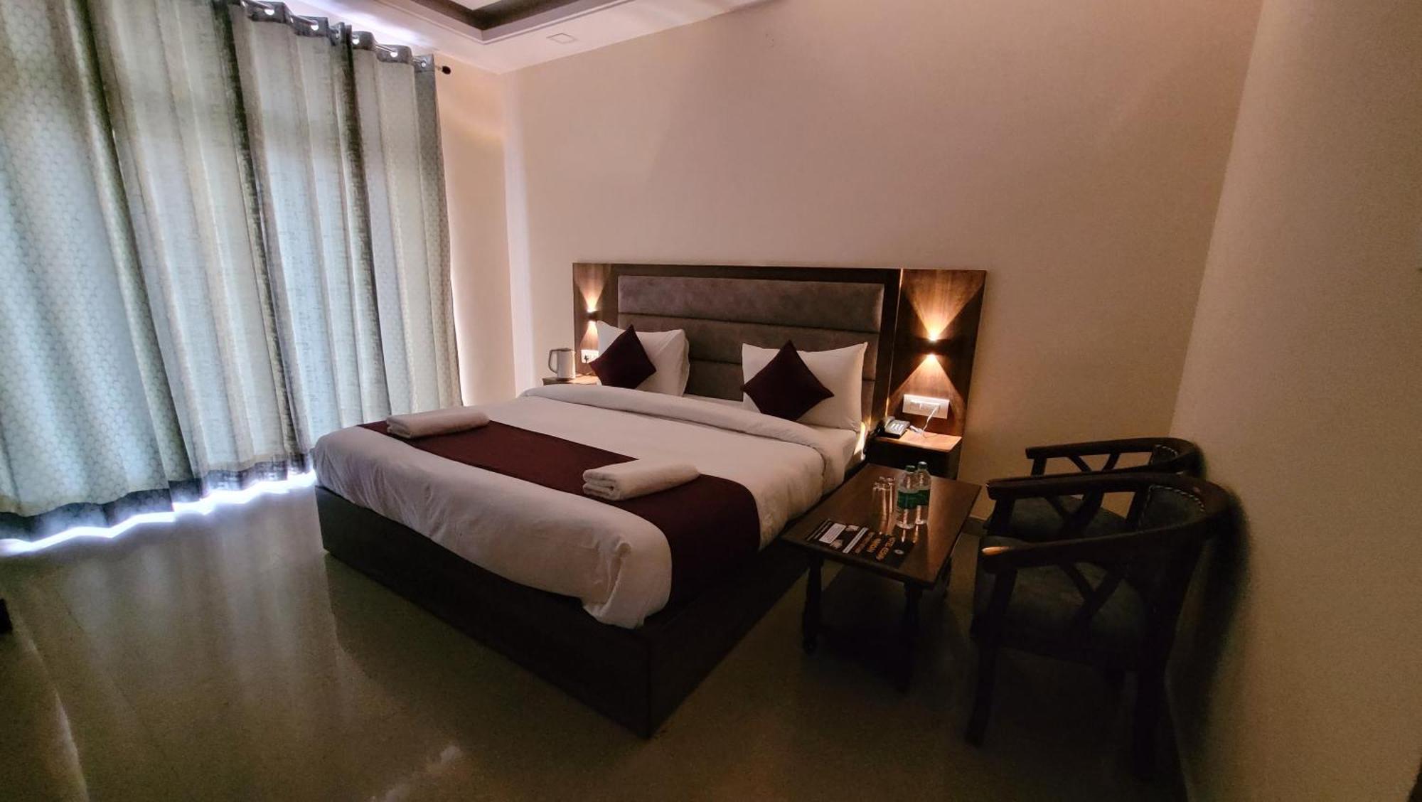 Hotel Keshav Nandan By The Shivaay ริชิเคช ภายนอก รูปภาพ