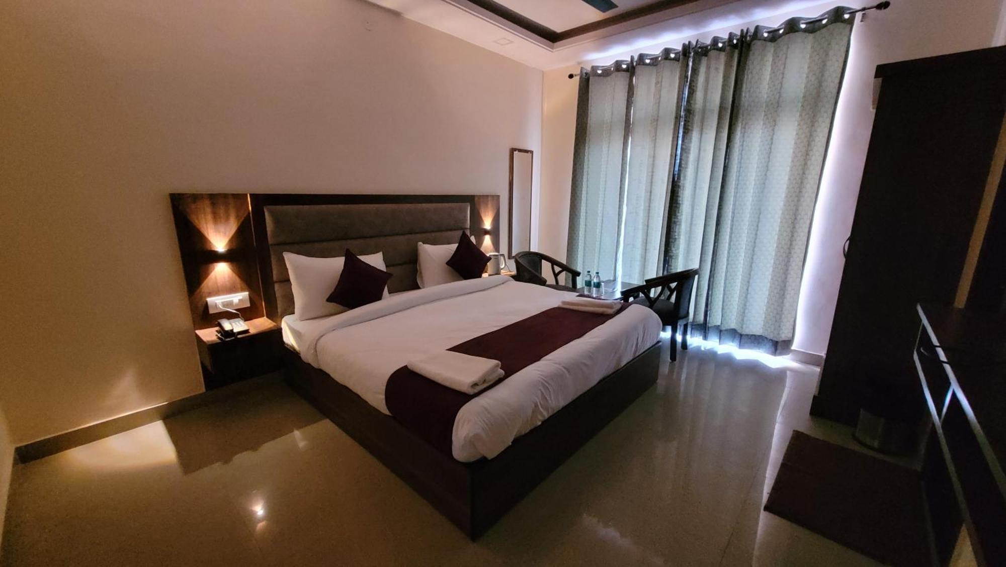 Hotel Keshav Nandan By The Shivaay ริชิเคช ภายนอก รูปภาพ