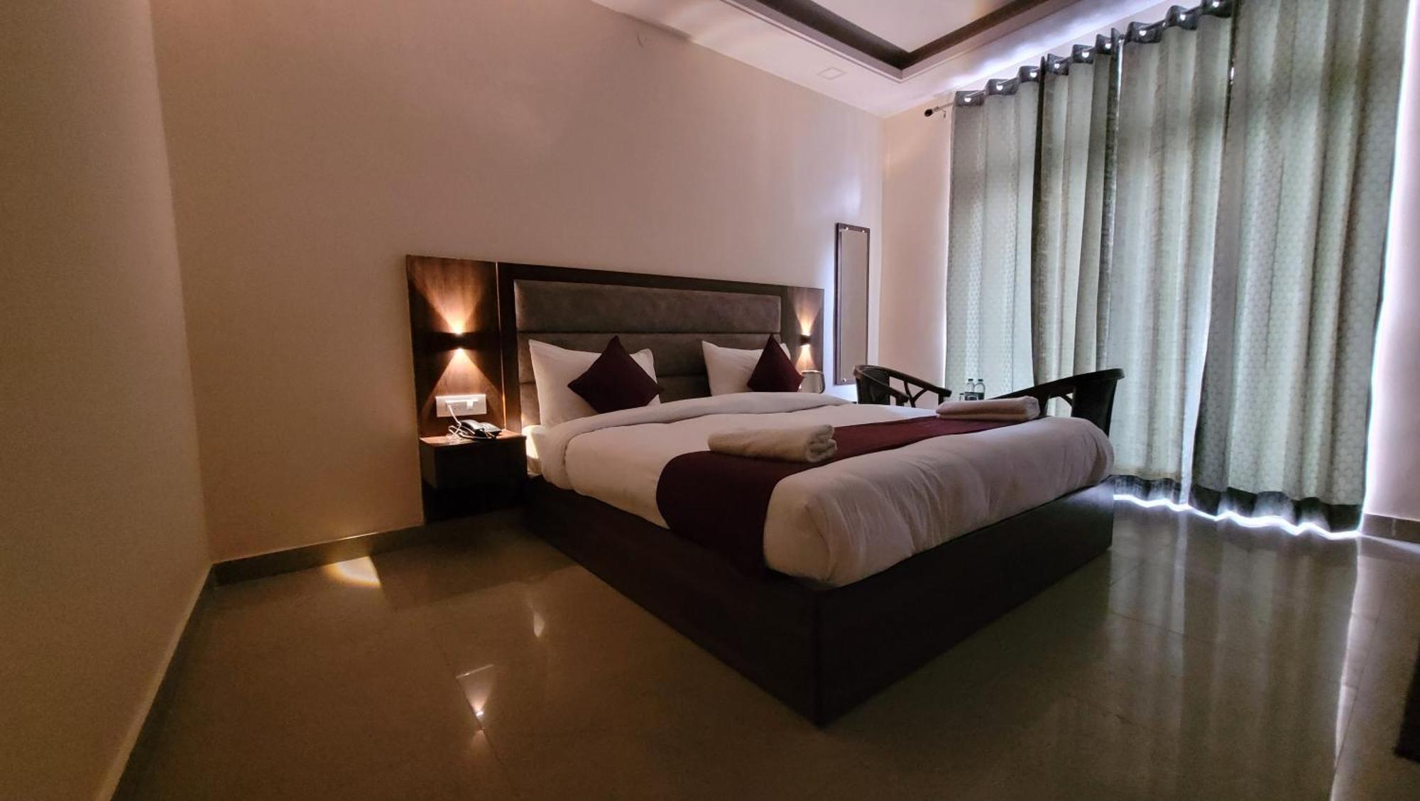Hotel Keshav Nandan By The Shivaay ริชิเคช ภายนอก รูปภาพ