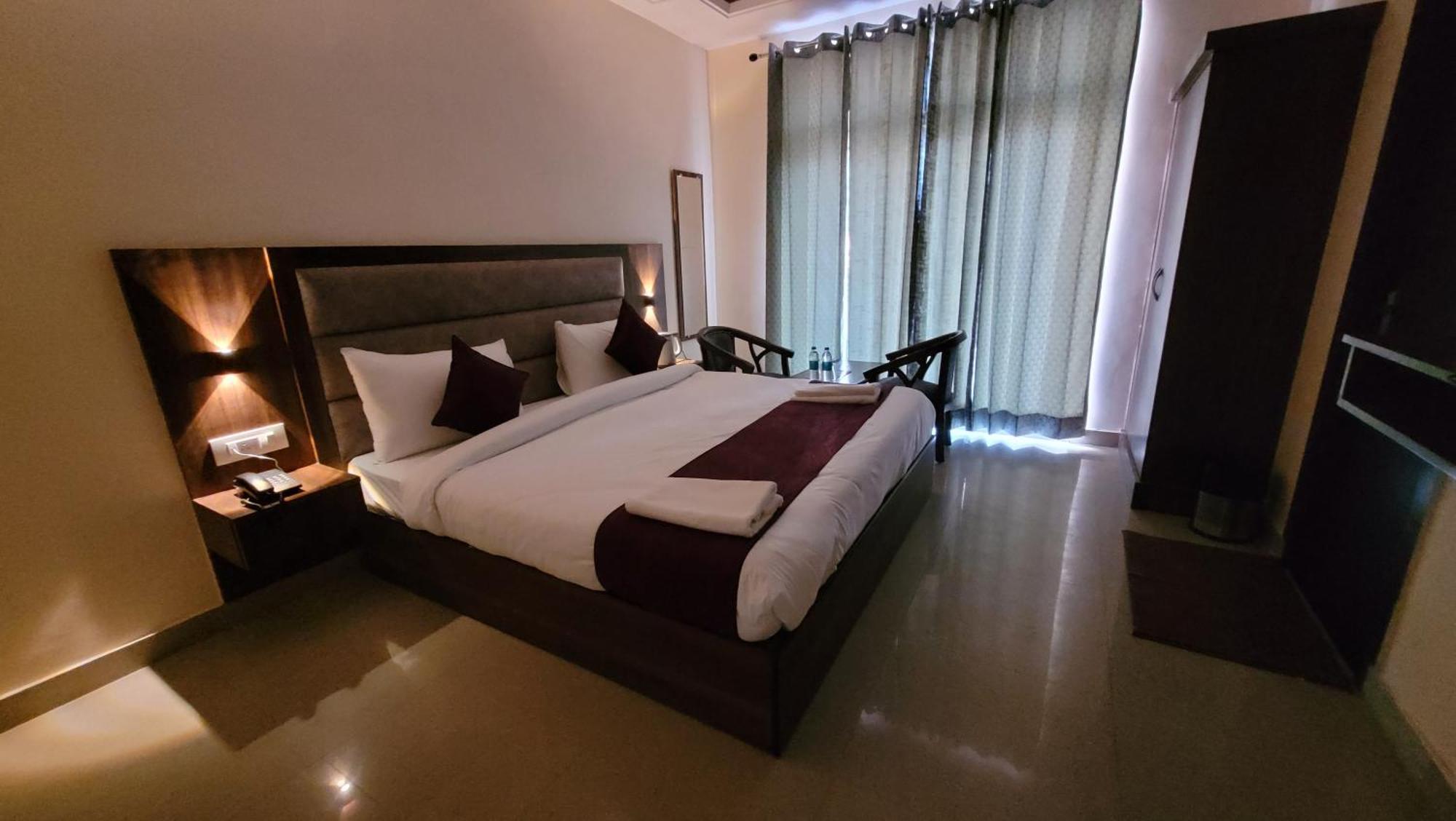 Hotel Keshav Nandan By The Shivaay ริชิเคช ภายนอก รูปภาพ